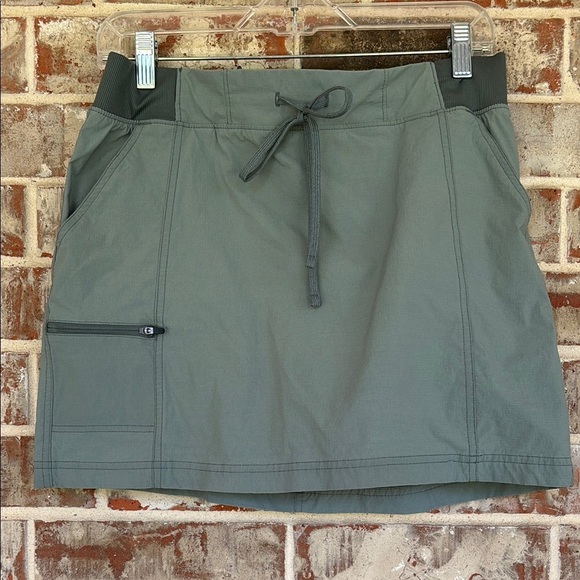 Eddie Bauer Women's  Olive Green Skort - Picture 1 of 9